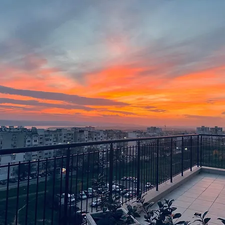 Vyara 60 아파트 바르나